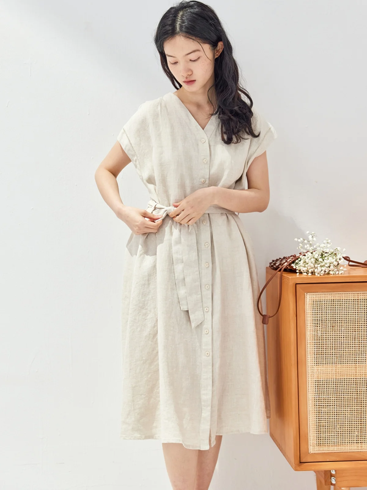 

Новый кардиган Zimode из чистого льна с V-образным вырезом, коротким рукавом, поясом на талии, утягивающий, длиной ниже колена, женская модная одежда