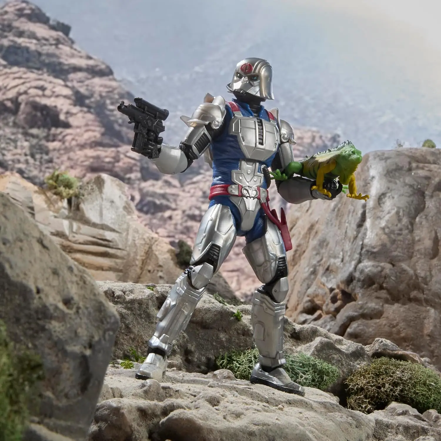 

G.I. Joe Classified Series #168 Cobra Commander with Combat Armor Collectible 6 Inch Action Figure Toy with 7 Accessories