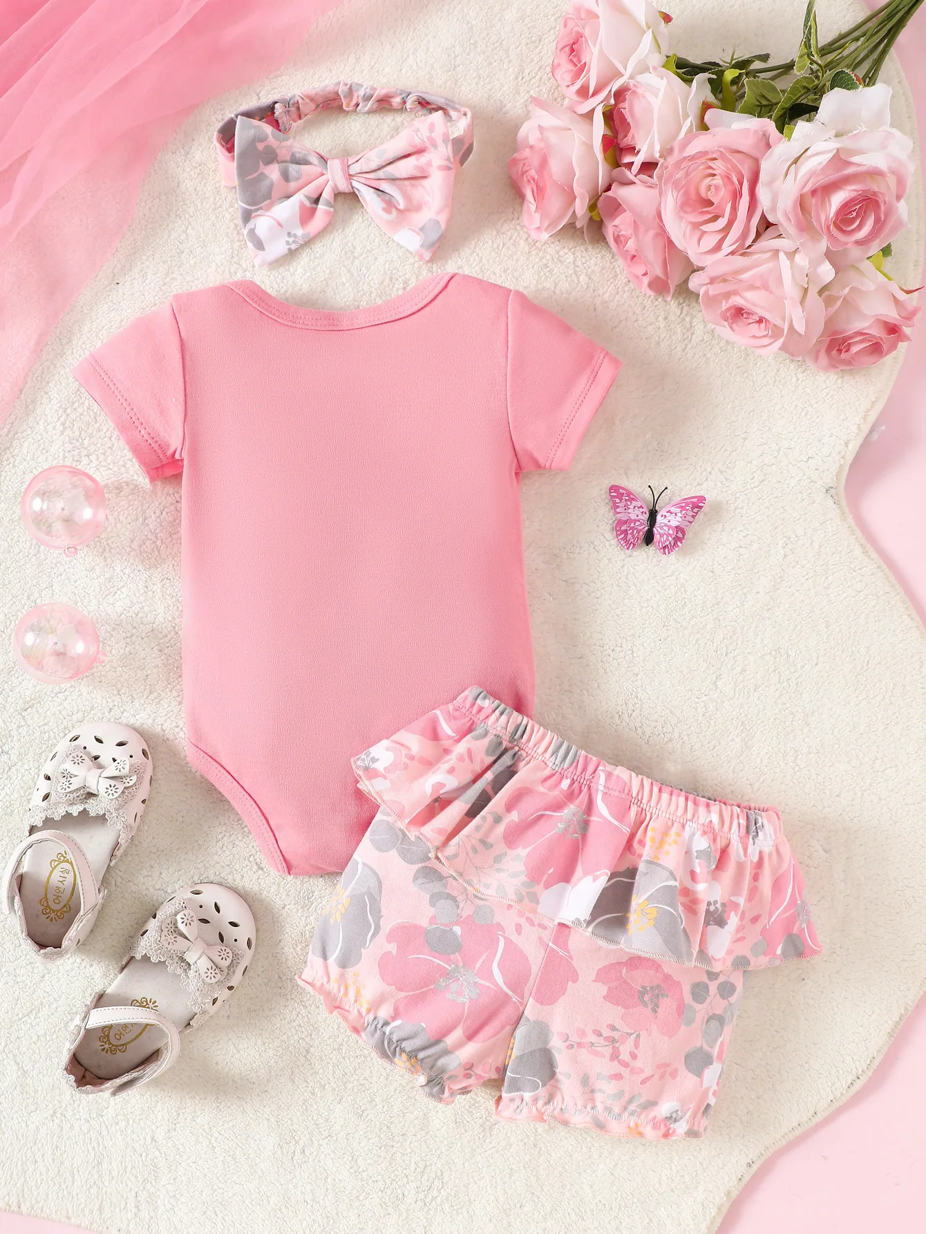 3PCS Summer Baby Bodysuit Heart shaped Flower Pattern Bodysuit Paired Bow Tie Wooden Ear Edge Shorts and Same Style Hair Hoops