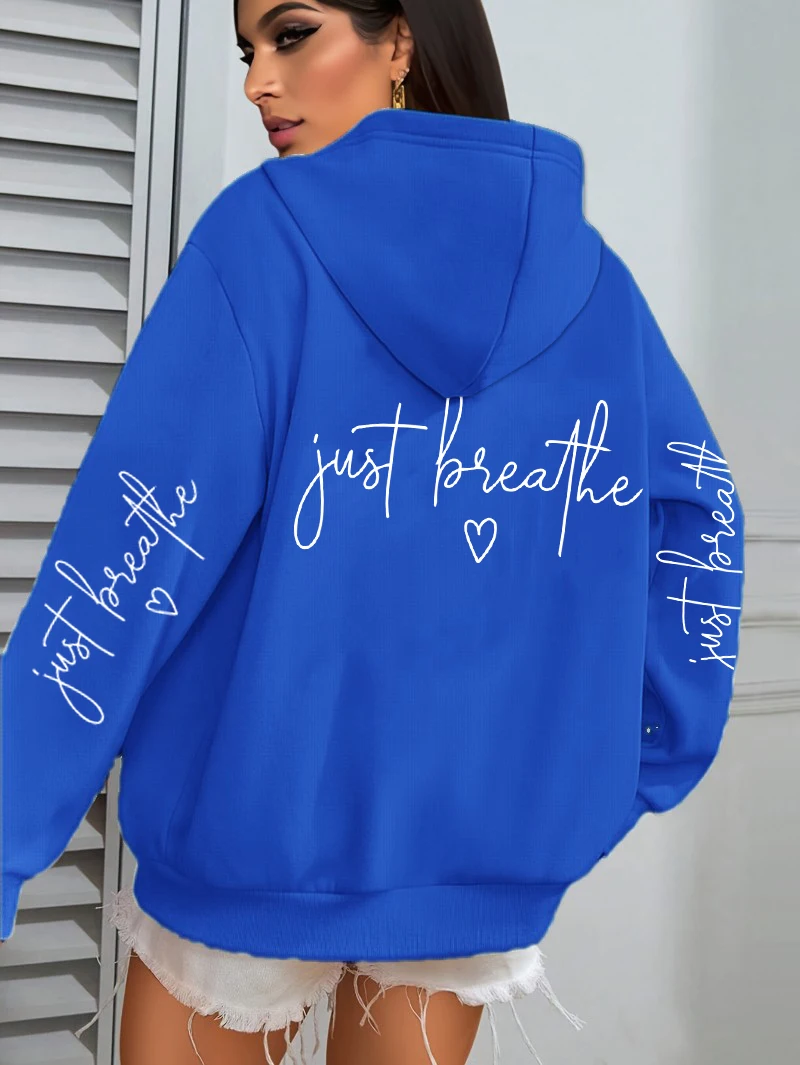 เสื้อฮู้ดผู้หญิงพิมพ์ลาย Just Breathe Love Art Letter สวมใส่ได้กับทุกชุด ผ้าฟลีซ มีกระเป๋า สไตล์ฮิปฮอป เสื้อฮู้ดฤดูใบไม้ร่วง เสื้อผ้าผู้หญิงแนวสตรีท