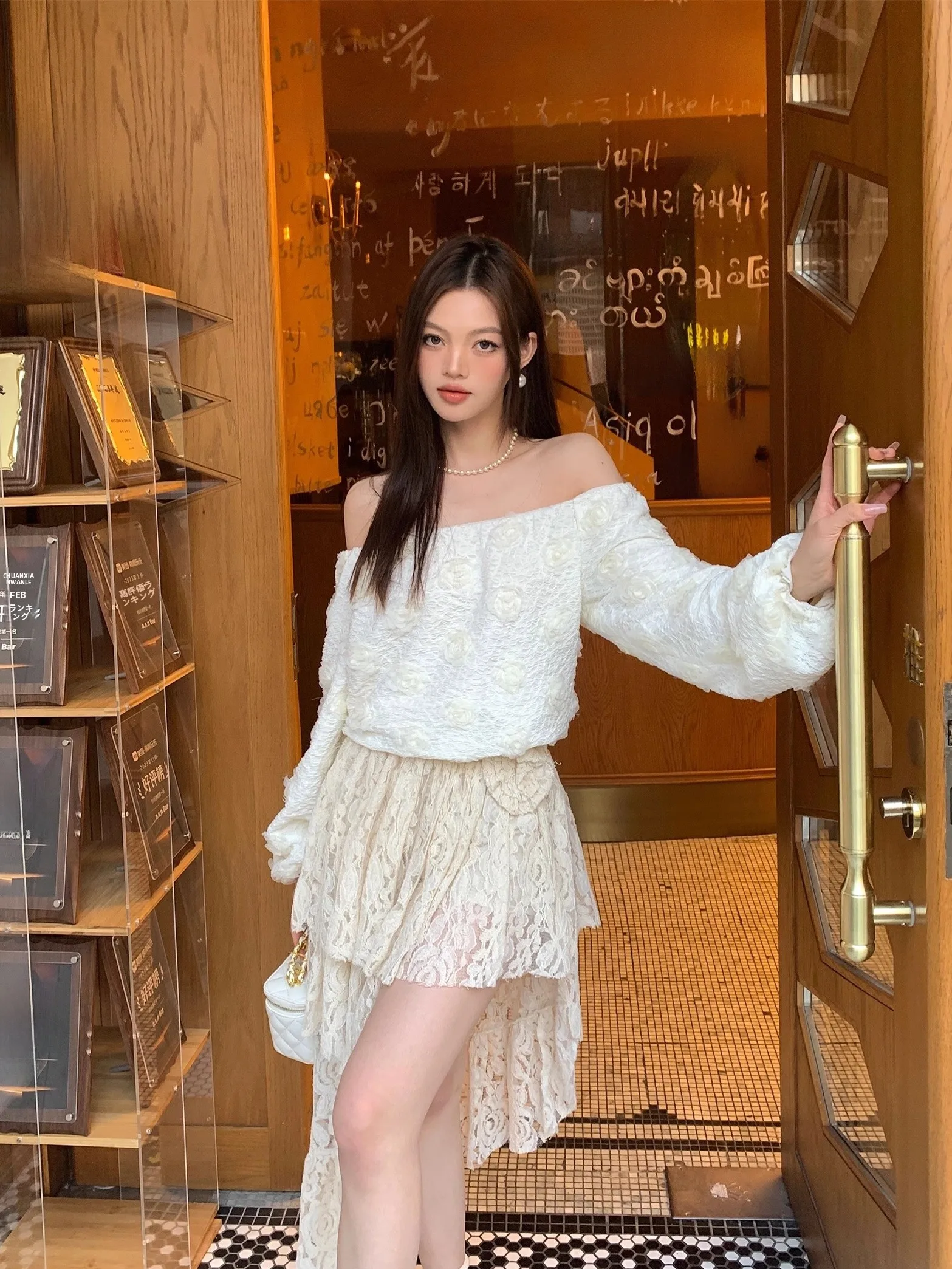 

EUSKY IIWAN Vintage White 3D Rose Flower One Shoulder Women's Loose Elegant Atmosphere Shirt Commute Style Long Sleeve Breath...