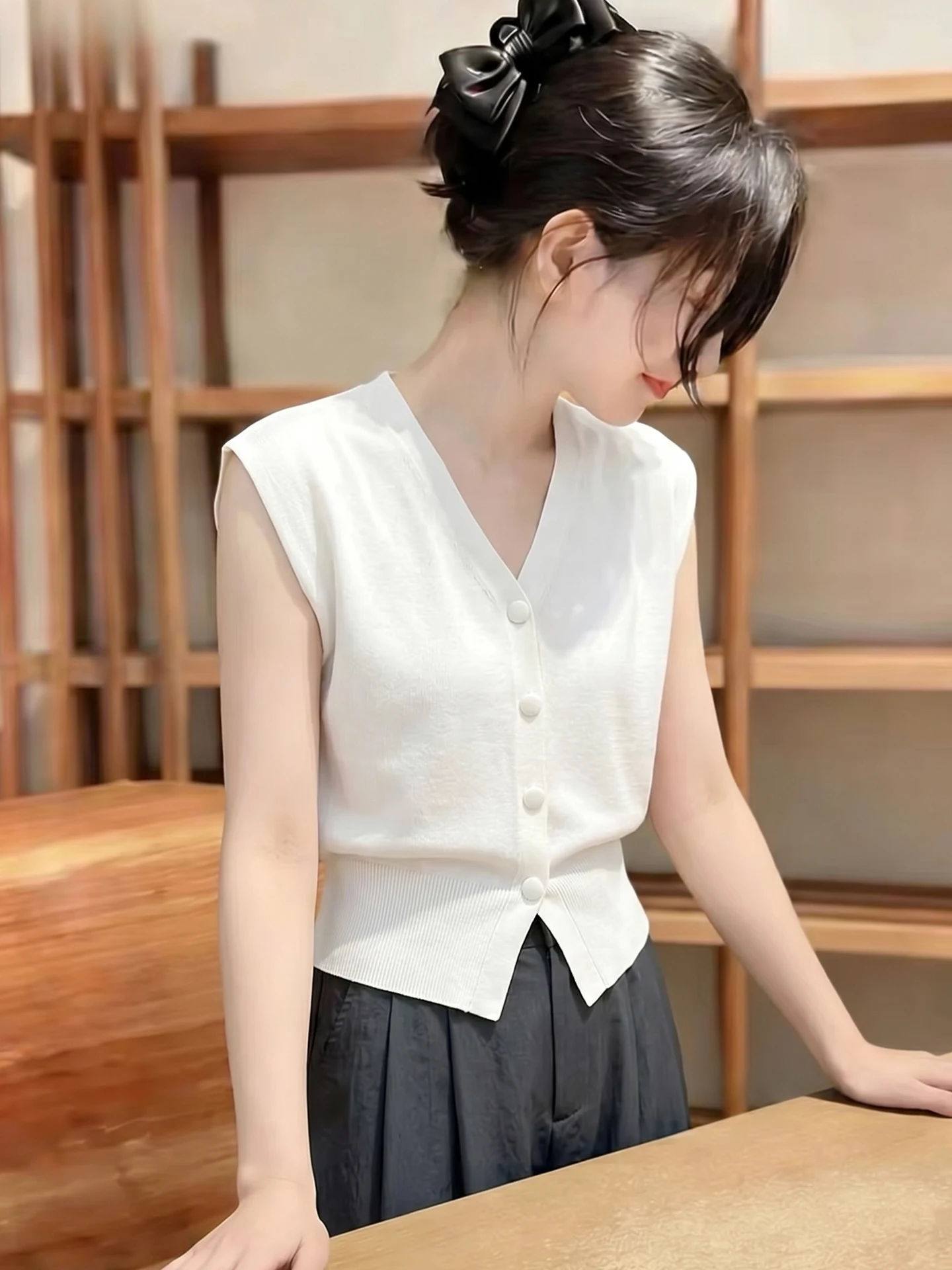 

V-Neck Color Sleeveless Vest Commute Versatile Simple Summer Fashion Inner Wear Korean Style Straight Cut Women's Top
