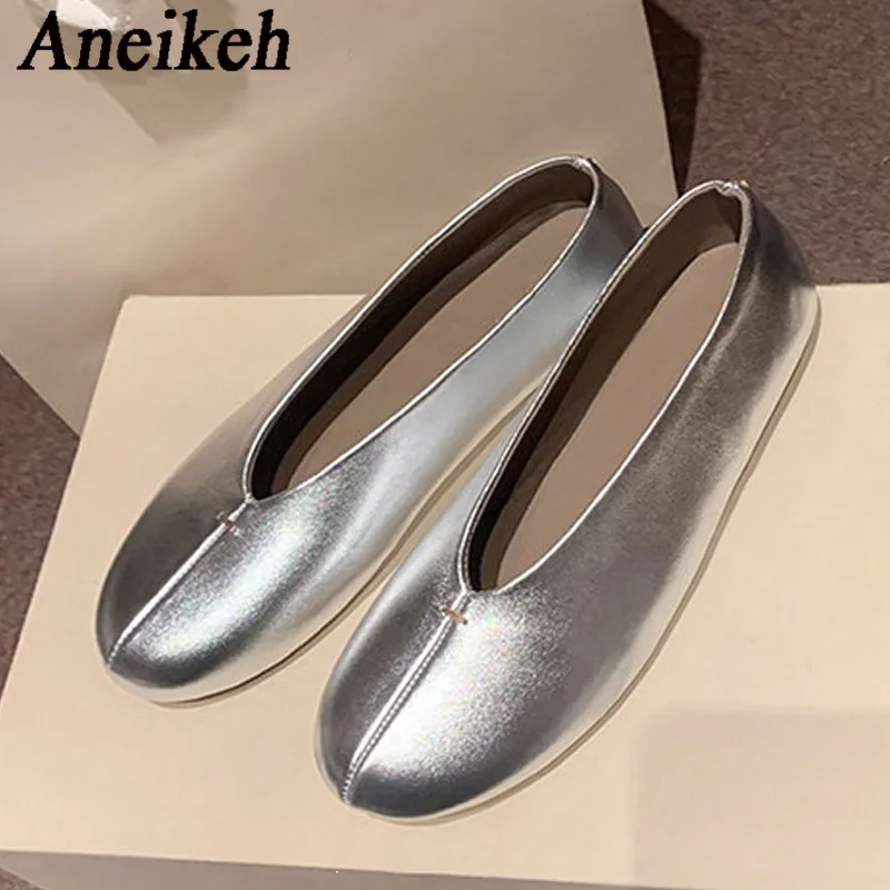 Aneikeh Damen Bequeme Silberne Metallic-Leder Ballerinas mit Runder Zehenpartie, V-Ausschnitt, Slip-On, Weiche Sohle, Casual Schuhe für den Täglichen Arbeitsweg