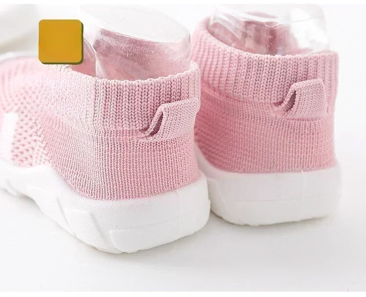 Neue modische Baby-Mesh-Schuhe für Kleinkinder mit weichen Sohlen, atmungsaktive Mesh-Sandalen, gestrickte Freizeitschuhe für Kinder