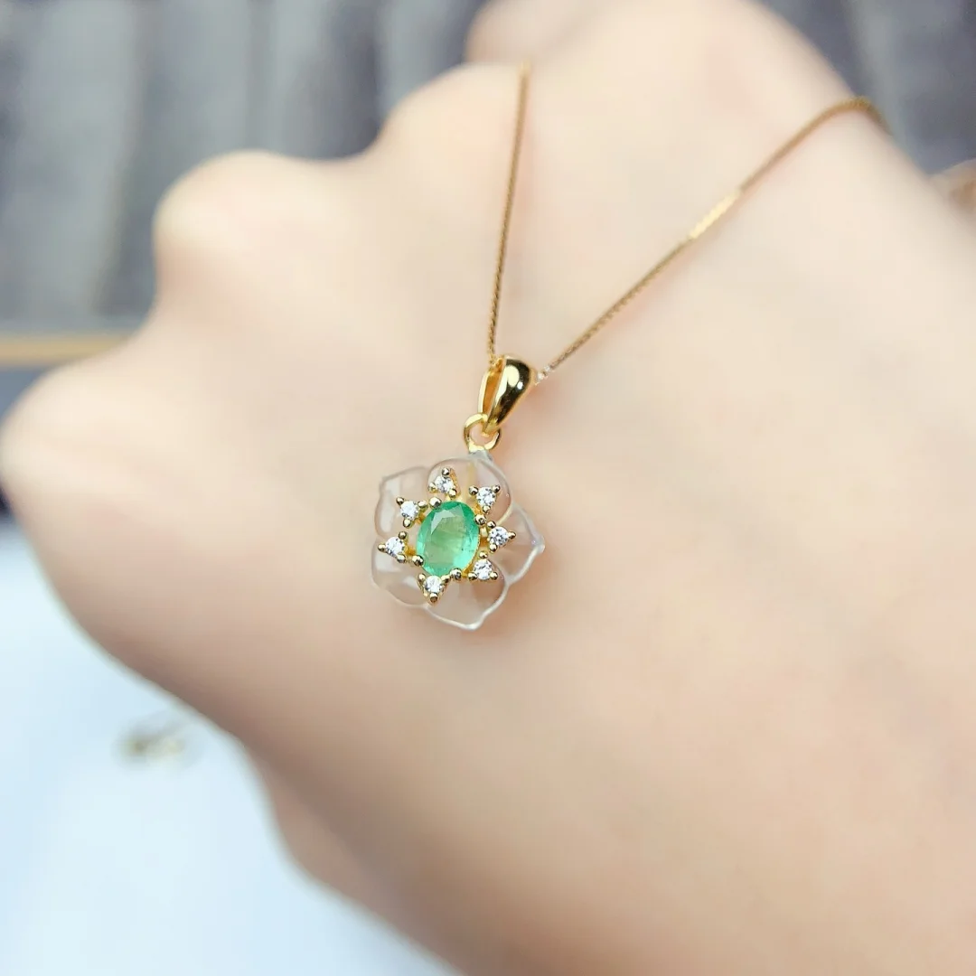 Elegant Natural Emerald Pendant S925 Pure Silver Fashion Jewelry Glossy Royal Gemstone Delicate Women Daily Party Jewelry