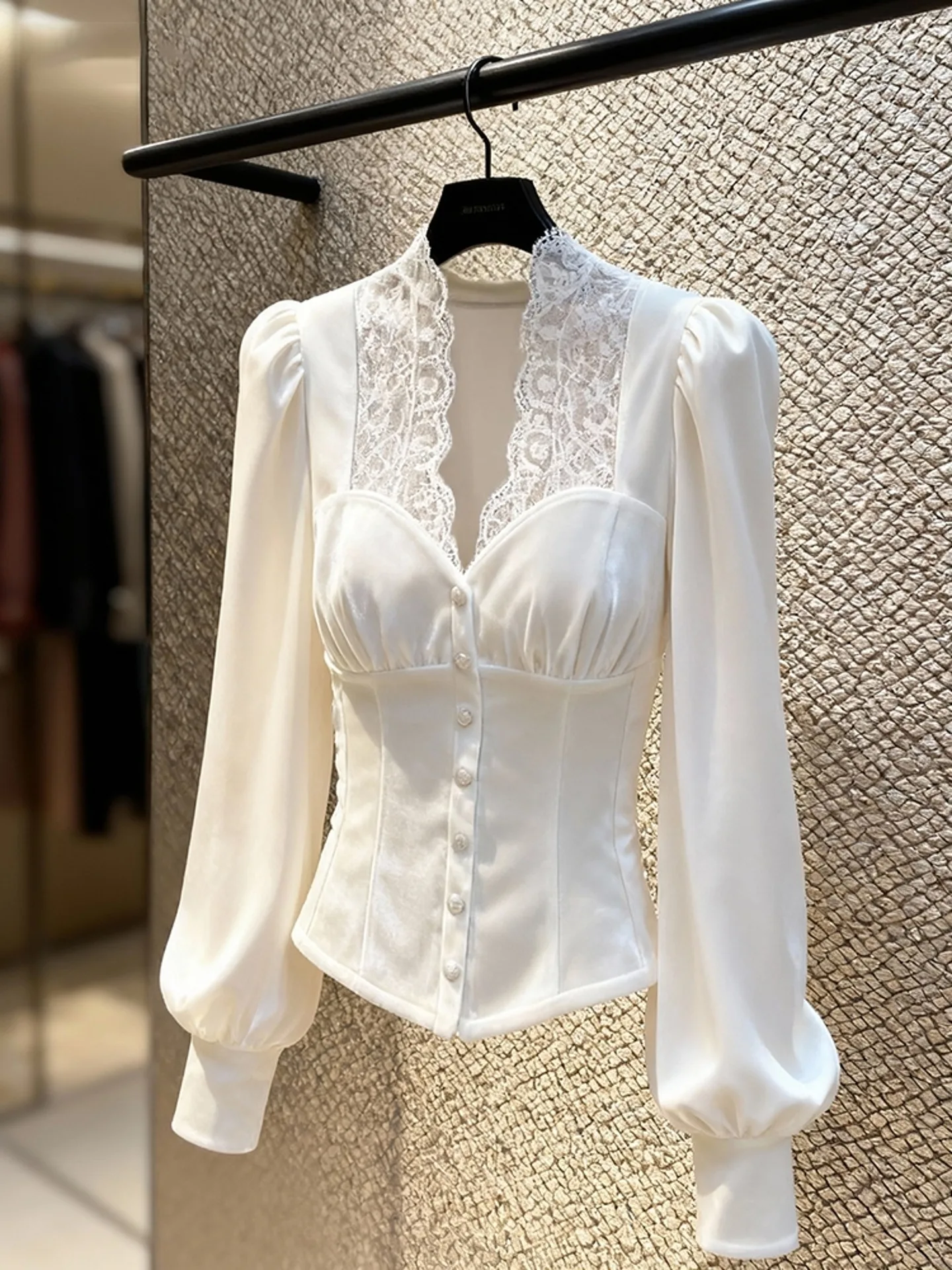 

Ele White Velvet irt Кружевной лоскутный комбинезон с застежкой на талии Bubble Sve V-ne Женский весенний верх премиум-класса Faion