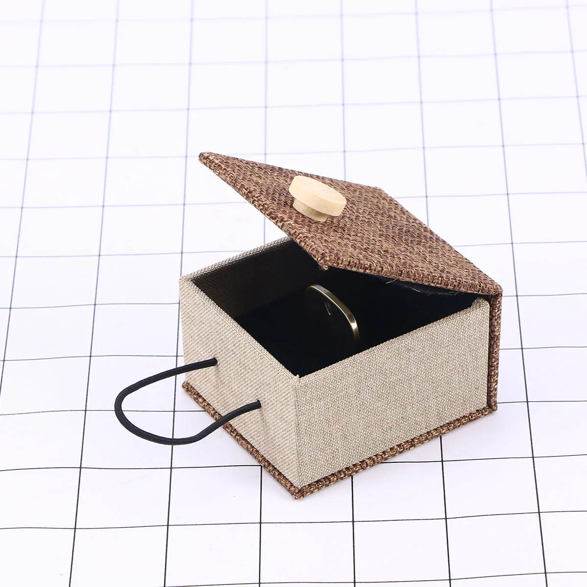 

1pc Metal Guitar Pick Pendant Zinc Alloy Anti Rust Tactile Design Lightweight Portable Music Gift for Men Father Husband