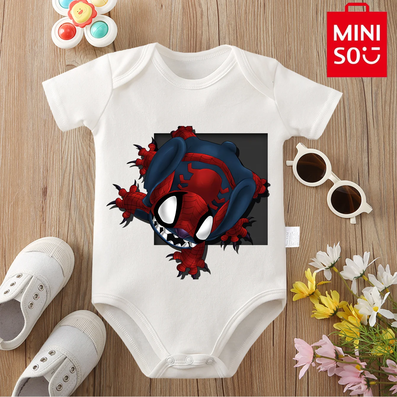 

MINISO&Disney Jointly Signed 100% Cotton Baby Clothe Baby Onesie Bodysuit Hero Stitch Cute Print for 0 To 12 Months Newborn