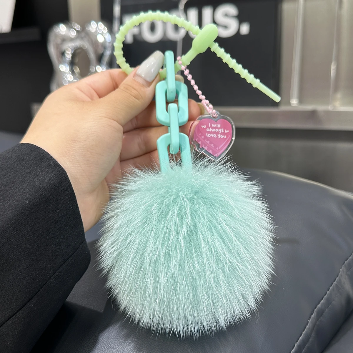 

New Plush Fox Fur Pompom Keychains Cartoons Polka Dot Plush Ball Key Ring Pendant Car Bag Ornament Girl Child Birthday Gifts Toy