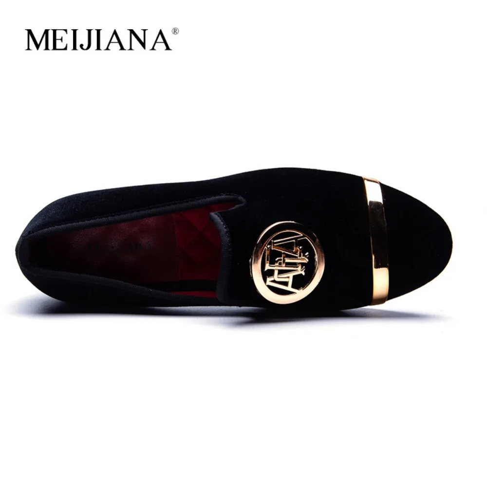 Men\'s Velvet Loafers Nightclub Trendy Dress Shoes Classic Fashion Metal Men Moccasins Shoes Luxury Brand Wedding Party Shoes