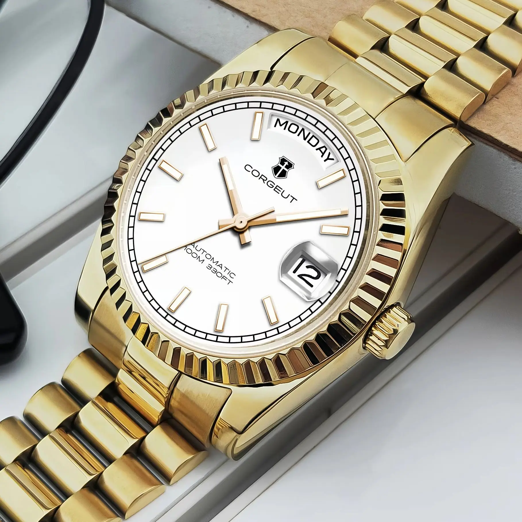 CORGEUT NH36 ساعة ميكانيكية للرجال تاريخ الأسبوع عرض الرئيس سلسلة حزام الصلب ساعة الخيوط قوس الحافة waterp
