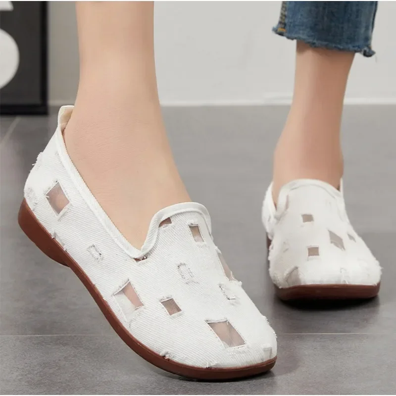 

Yellow women's low top flats loafers lazy shoes, breathable spring and summer shallow mouth hole casual sandals for women