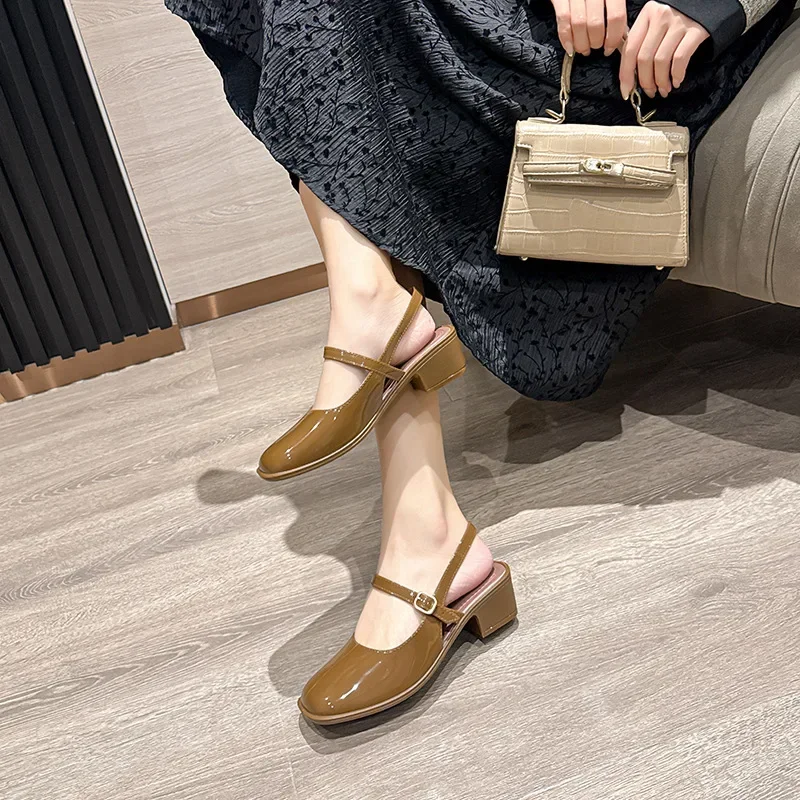 ربيع وصيف جديد المرأة ماري جين عالية الكعب المفتوحة تو تنوعا الصنادل كعب سميك مربع شكل الرأس الأحذية المواد البلاستيكية