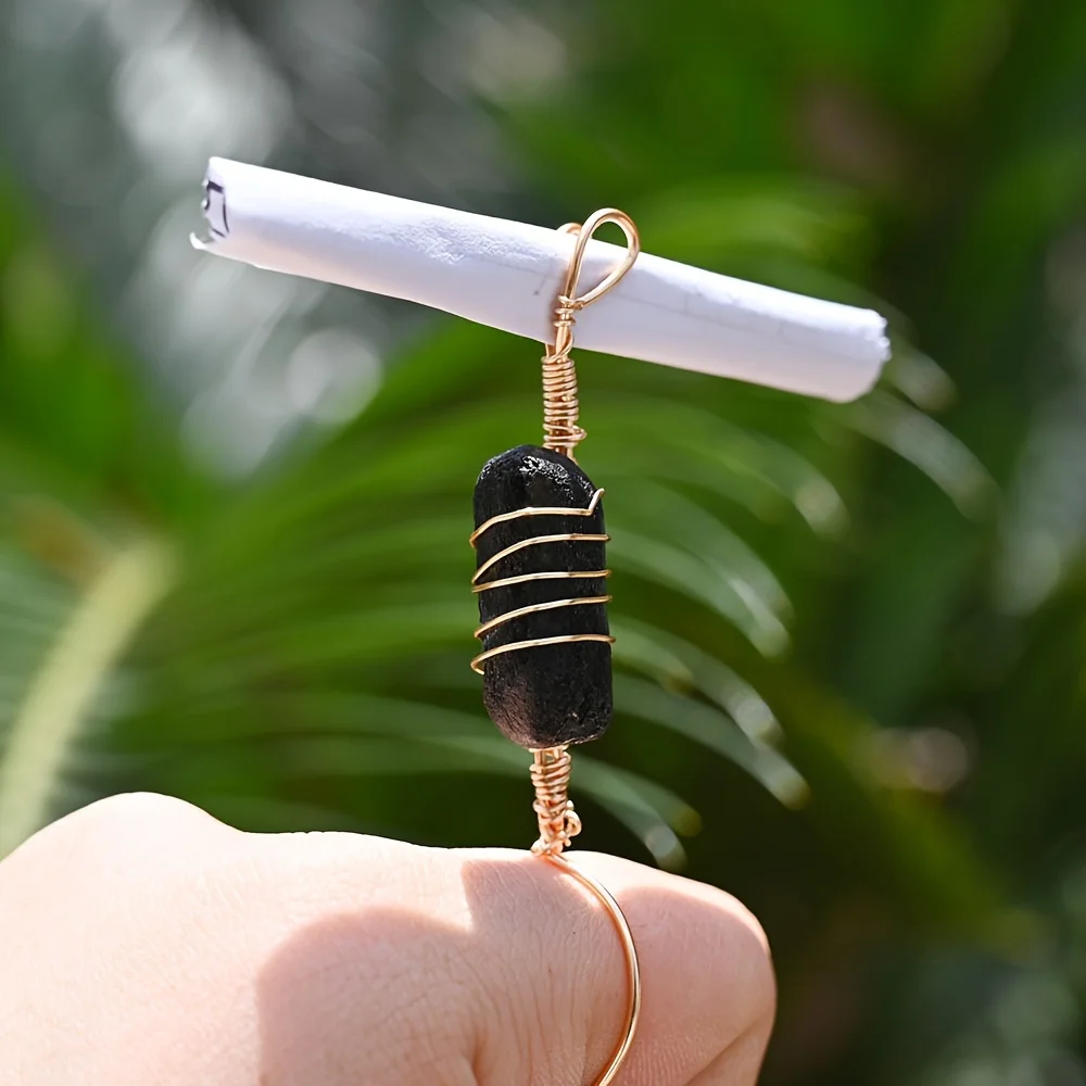 Natural Crystal Raw Stone Winding Smoking Ring Clip Cigarette Drag Ring  Anti Finger Yellowing Creative Ring Cigarette Clip