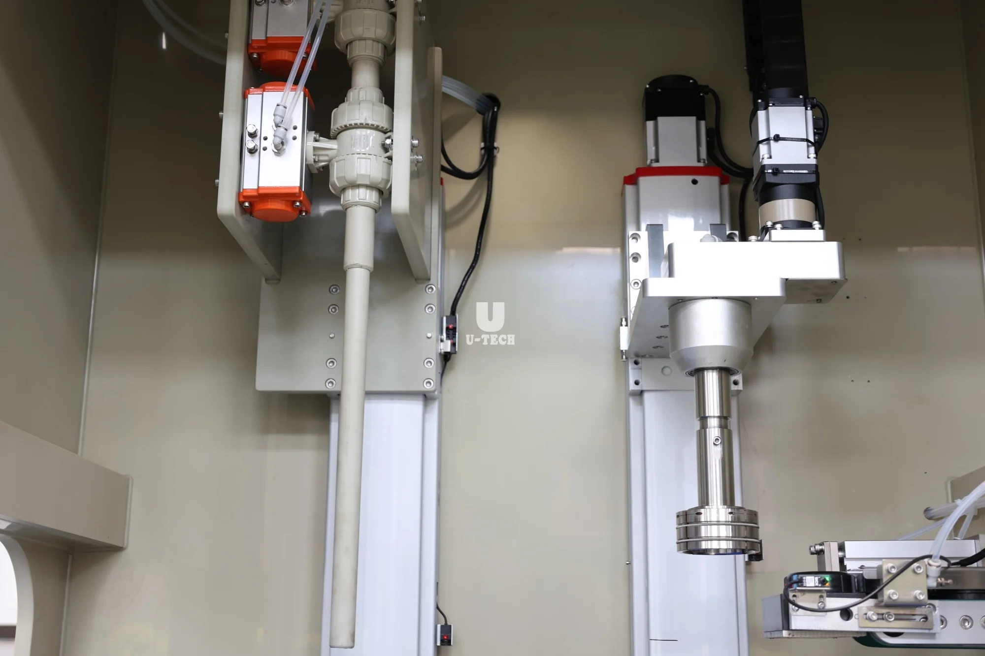 Automatyczna maszyna do napełniania i zamykania płynów o pojemności 20 litrów z pojedynczą głowicą