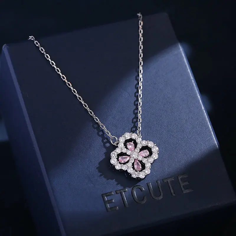 Brincos com design de nicho incrustado de zircão, colares de flores da moda, correntes de clavícula e joias de trevo