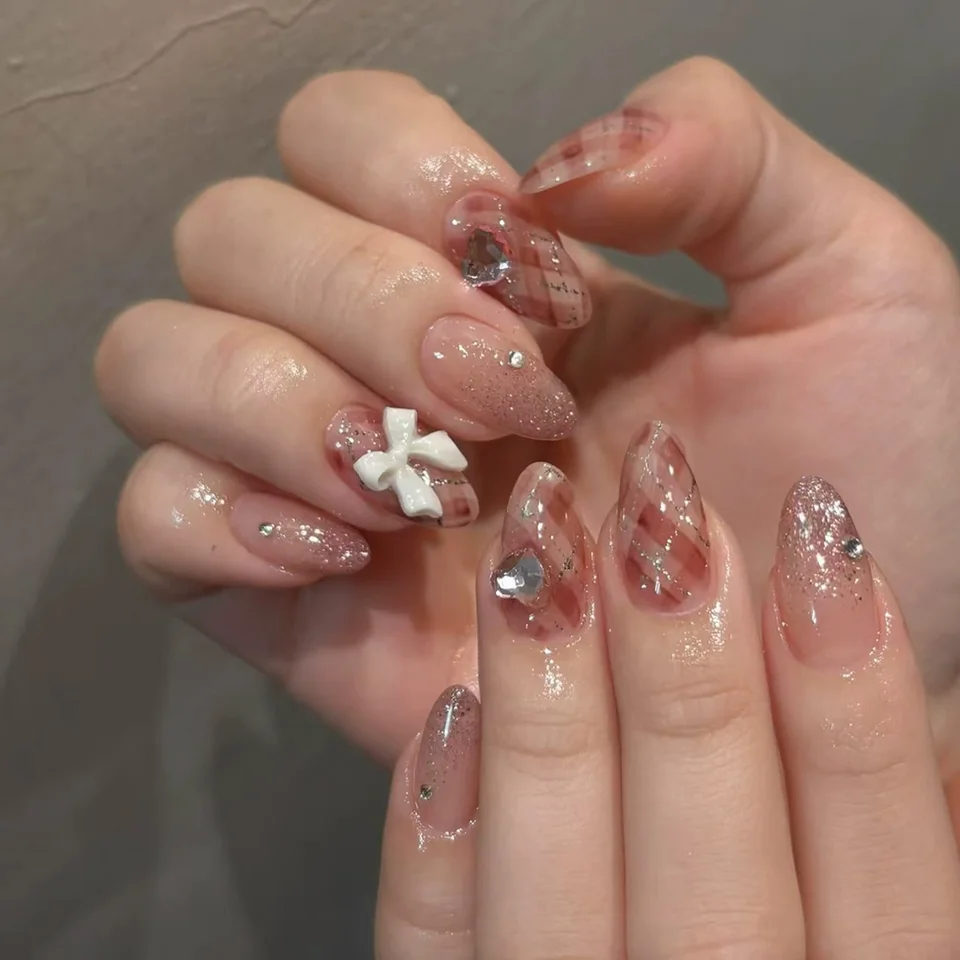 24 Uñas Postizas Francesas Blancas con Moño 3D, Cobertura Completa, Desmontables, para Mujeres y Chicas 5