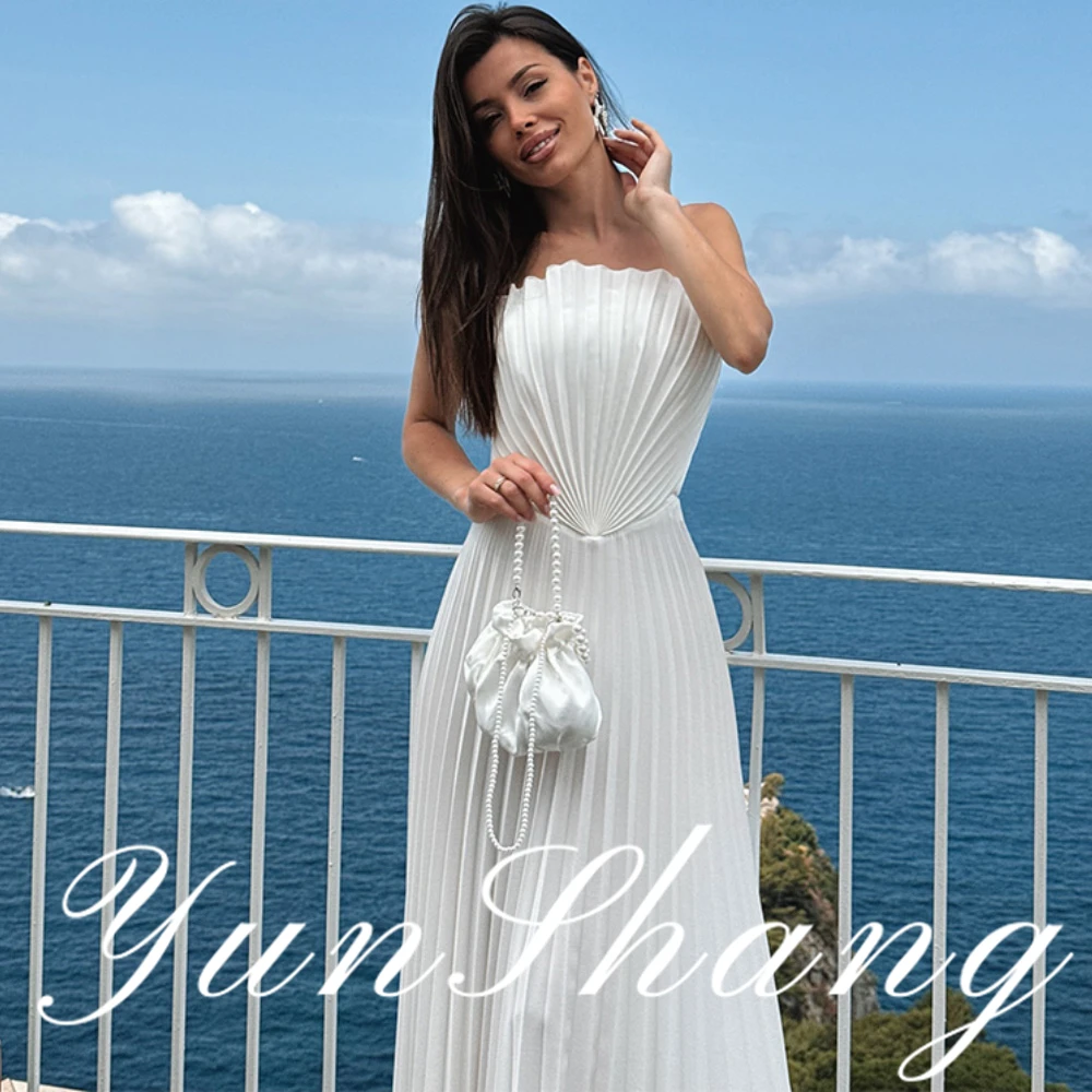 

YunShang Customized White Strapless Maxi Dress CutoutWaist PleatedSkirt ElegantChic Style Seaside Vacation Compatible Exquisite