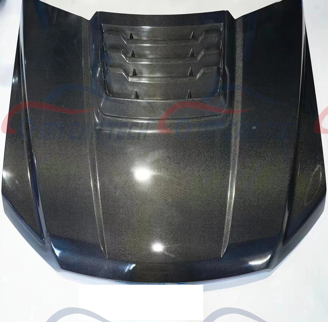 

Капот из углеродного волокна для F150