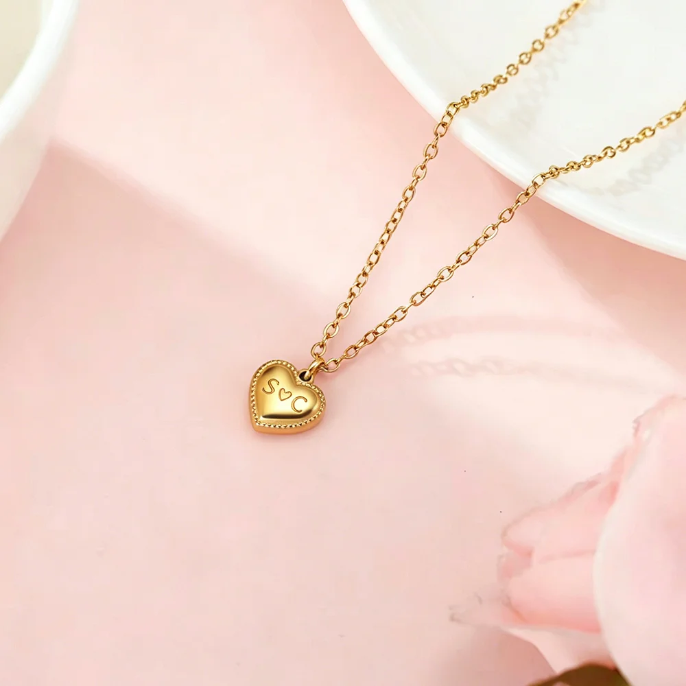 CoolTime Custom Sweet Heart Damen-Halskette mit Namensbuchstaben, goldfarben, Edelstahl, personalisiertes Geschenk zum Jahrestag für die Mutter – Detail 8