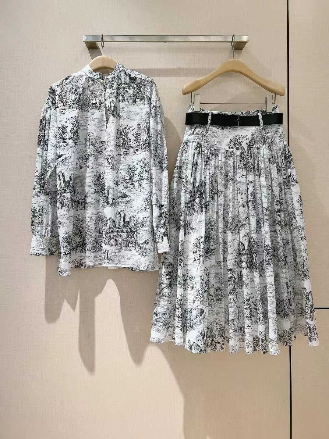 Customized High-End Women's Early Spring 2025 Printed Shirt And Half Skirt Set Elegant Fashion Outfit