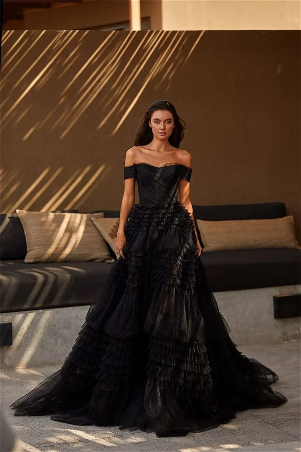 Vestido de noche multicapa de lujo personalizado, vestido de fiesta negro con hombros descubiertos, vestido de baile, vestido de graduación 2024, exquisito de alta calidad hinchado