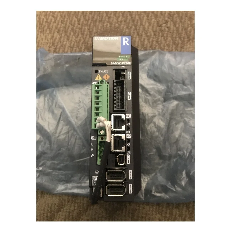 

Сервопривод Sanyo RS2A03A2PA5D00