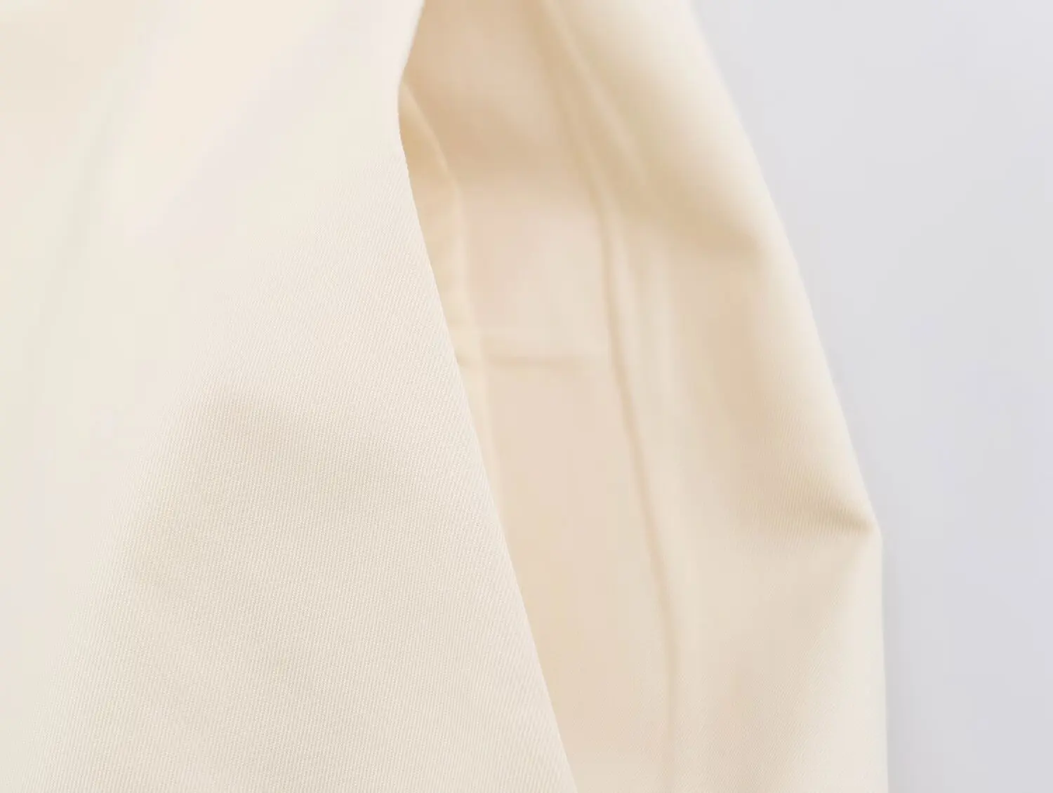 BSAY Eleganter Damen-Kurzmantel mit Reverskragen, Asymmetrischem Verschluss, Knopfverzierung an den Manschetten, Einfarbig, für Herbst, Büro und Pendler. – Detail 5