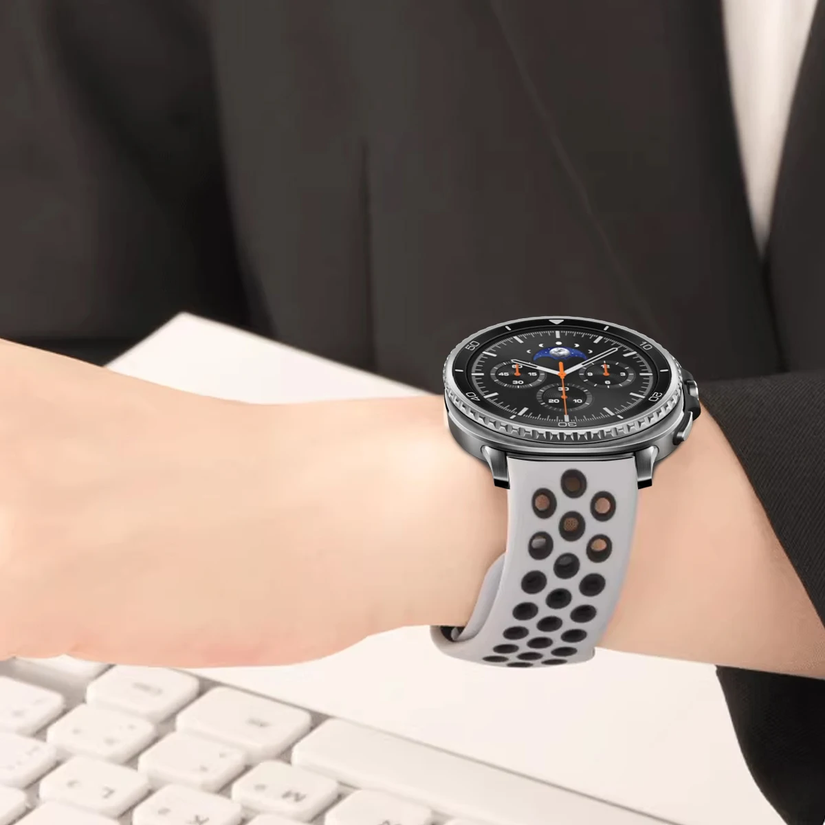 Samsung Galaxy Watch 8 40mm/44mm用シリコンストラップ、通気性スポーツバンド、ウルトラ2025/8クラシック46対応