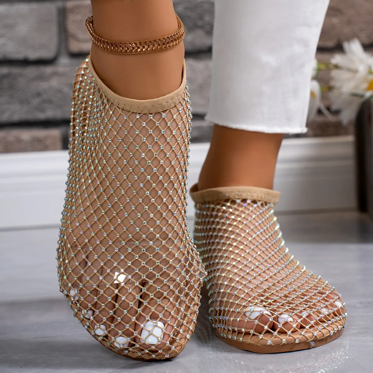 New Summer Round Toe Sandals Breathable Slip-on Non-slip Beach Flat Rhinestone Plus Size Fashion and Versatile Women\'s Shoes