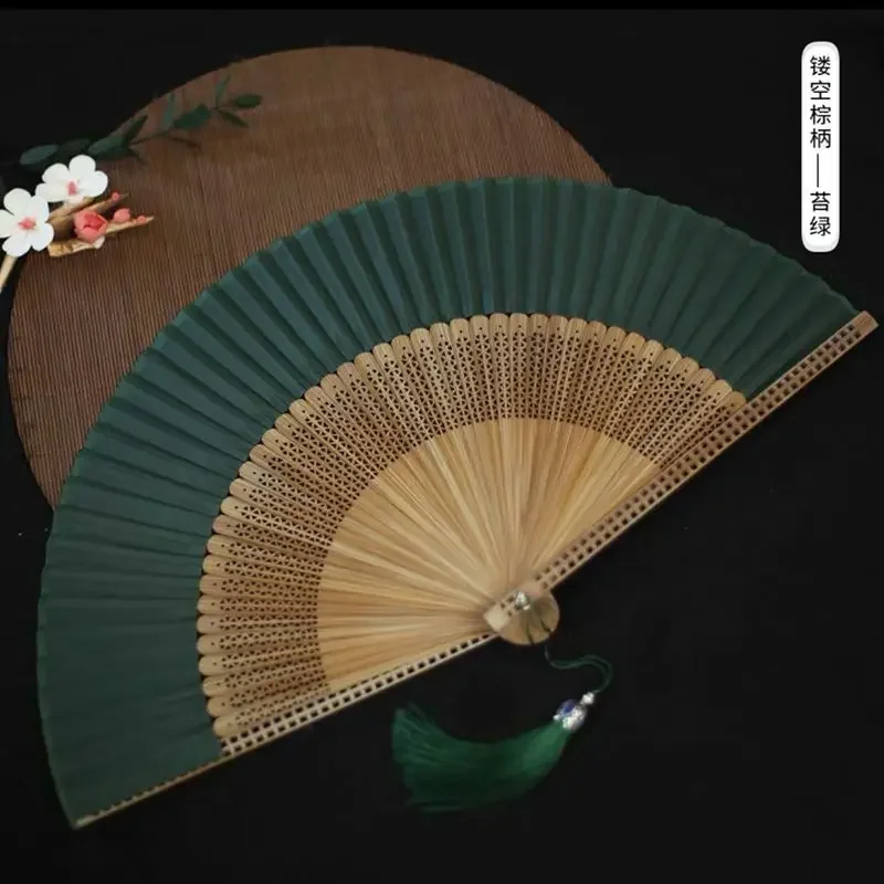 Fan Japanese Style and Fan Bamboo Handle Exquisite Folding Fan Ancient Style Send Small Tassel A930