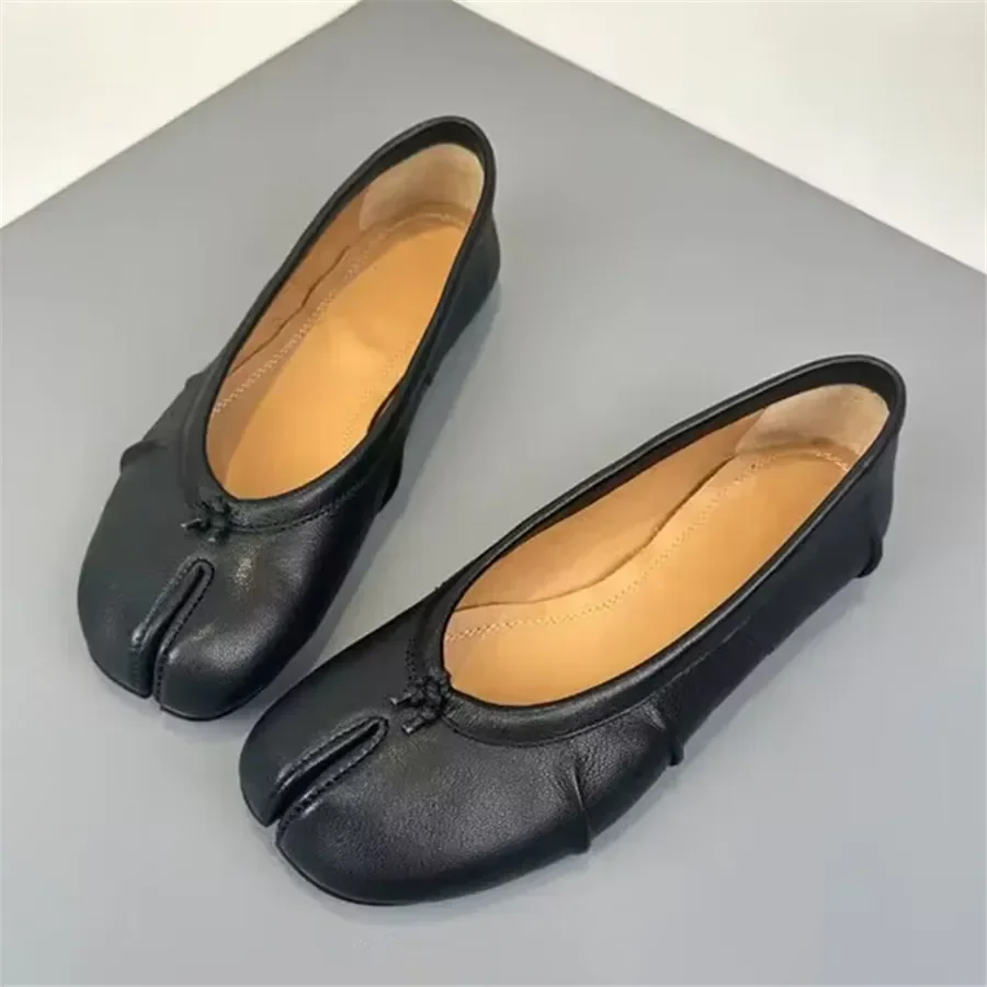 Zapatillas de Ballet con punta dividida para Mujer, zapatos Tabi a la moda, mocasines informales sin cordones, alpargatas de cuero plisadas para Mujer