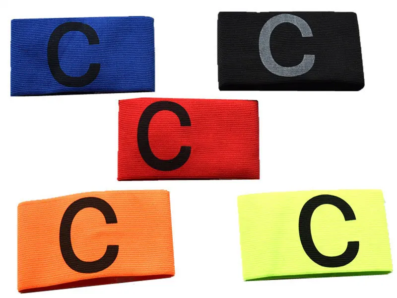 サッカーキャプテンアームバンド弾性Cワードマーク調節可能なナイロンチームリーダーバンドサッカー試合用スポーツアクセサリーユニセックス