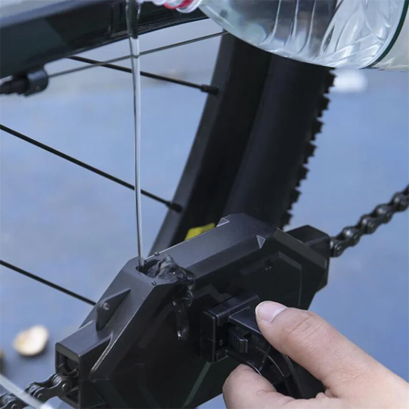 Portable Bicycle Chain Cleaner Strong Magnetic Cycling Chain Scrubber Cleaner for Road Bikes Mountain Bike Cleaning Brush Box