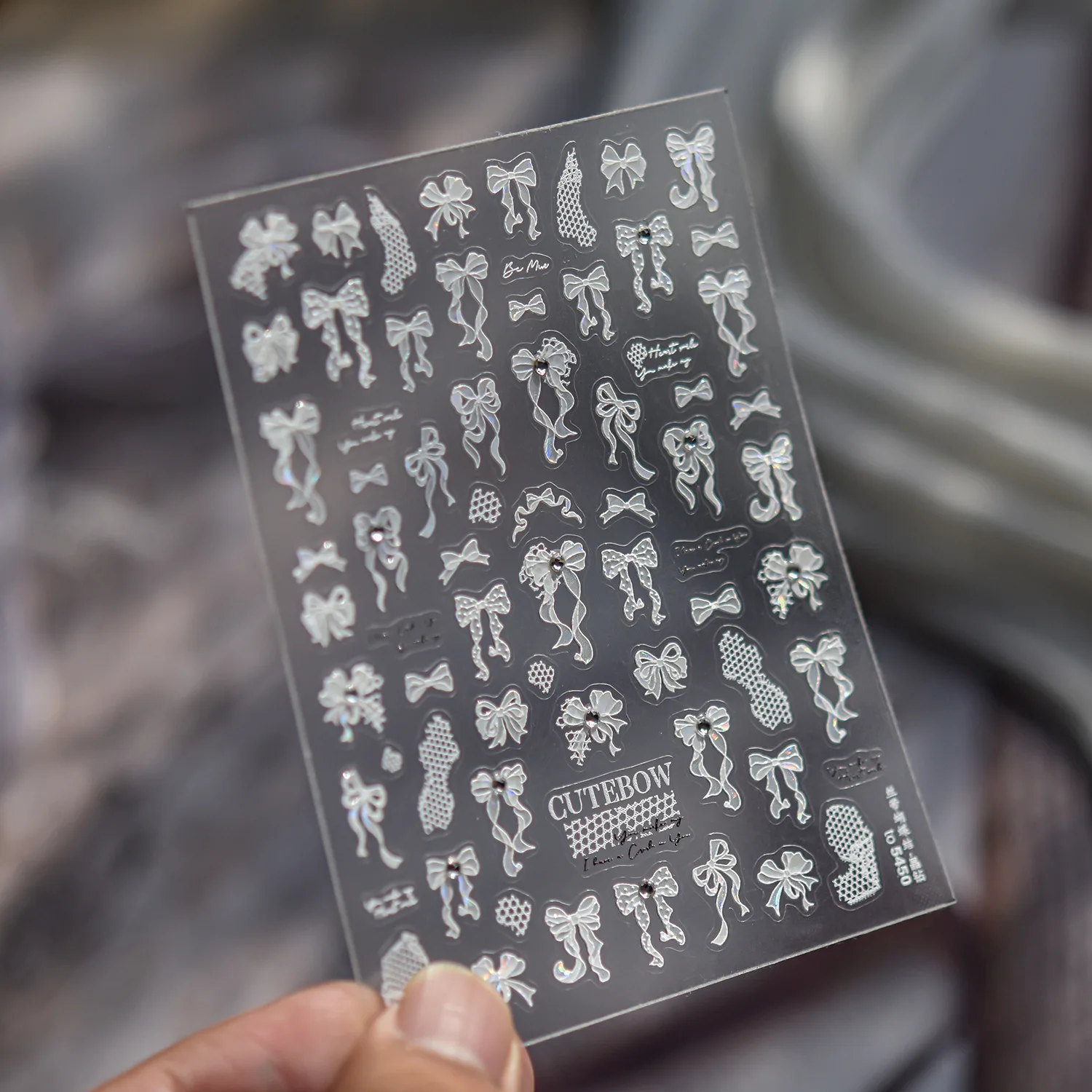 シャインライトちょう結びラインストーンホワイトシルクリボン魅力的な洗練されたレース自己粘着ネイルアートステッカーマニキュアデカール