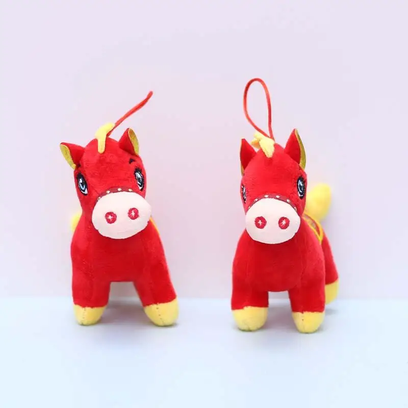 1 قطعة حقيبة دمية المهر المريحة قلادة 2026 السنة الجديدة التميمة الأحمر الحصان الصغير ألعاب من القطيفة حية لطيف سطح المكتب الحيوانات الأليفة مهرجان هدية