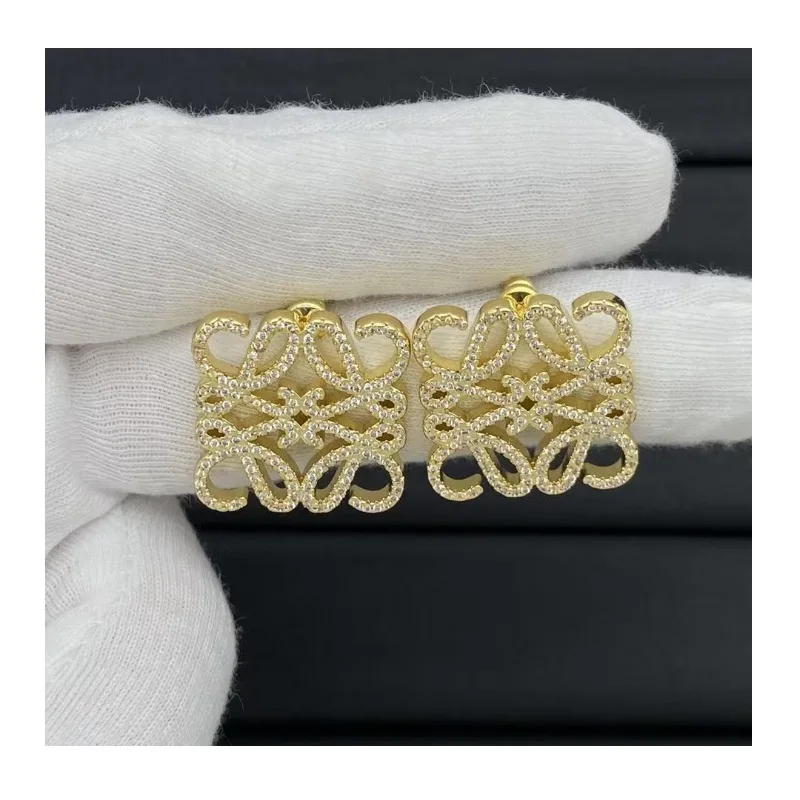 

Luo Jia Niche Design Geometric Hollow Square Full Diamond Earrings Autumn and Winter Light Luxury High-end Sense Unique Stud Ear