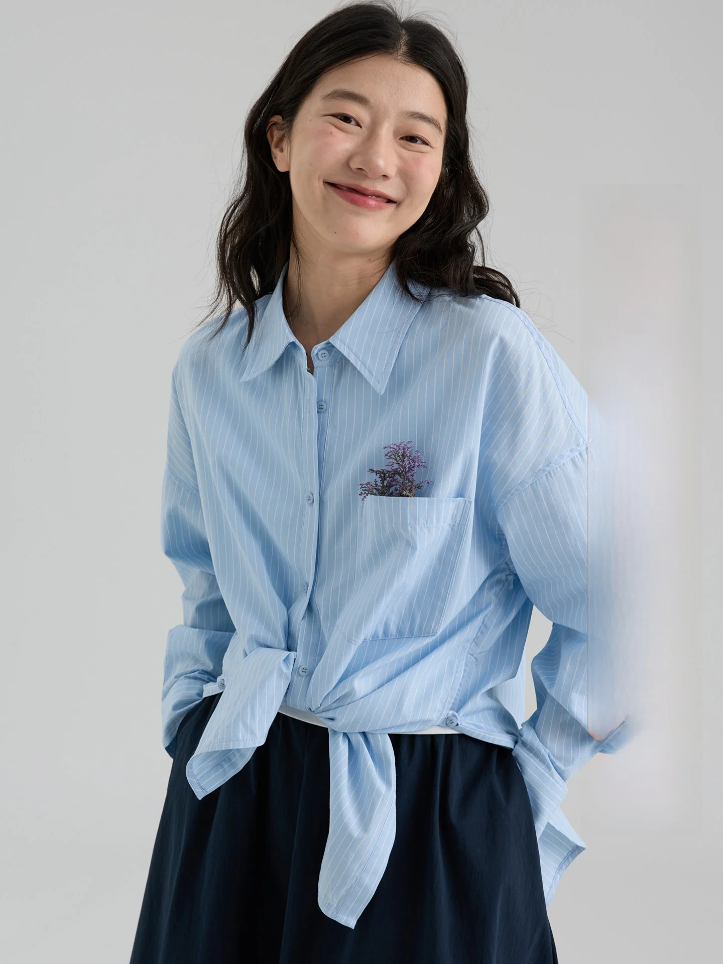 

Новая весенняя женская свободная хлопковая рубашка с длинным рукавом, в вертикальную полоску, модная, универсальная, в корейском стиле, топ