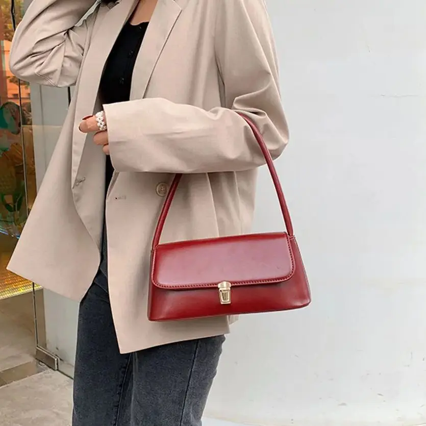 المرأة بلون حقيبة تحت الإبط مشبك معدني بولي Leather الجلود حقيبة كتف سعة كبيرة 2025 الخريف موضة تخفيف حقائب كروسبودي