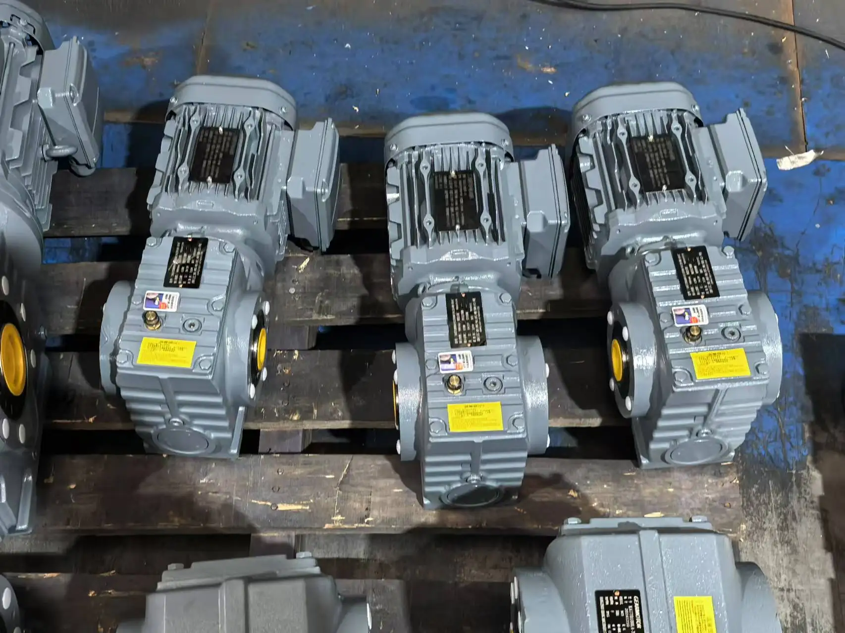 S Serial Cycloidal Right Angle Worm Gearbox Motor Helical Speed Reducer for Machinery Industries Custom ODM Supported Model WPA