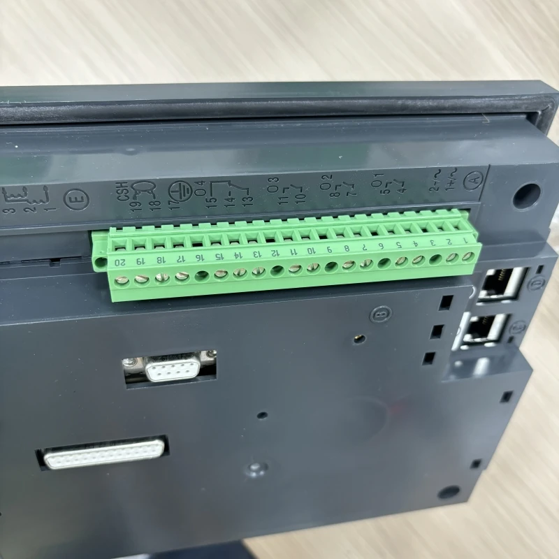 ชุดหน่วยวัดแรงดันต่ำแบบหน่วงเวลาของแบรนด์ชไนเดอร์ของแท้ใหม่เอี่ยม ปรับได้ 200-250V DC/AC รุ่น P033682/P033683