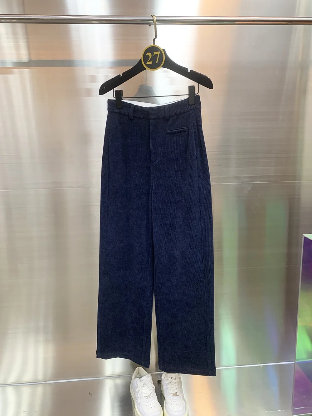 

Новые женские брюки из вельвета на осень-зиму 2025: прямые, универсальные, повседневные, с высокой талией, на молнии, из хлопка, с эффектом похудения