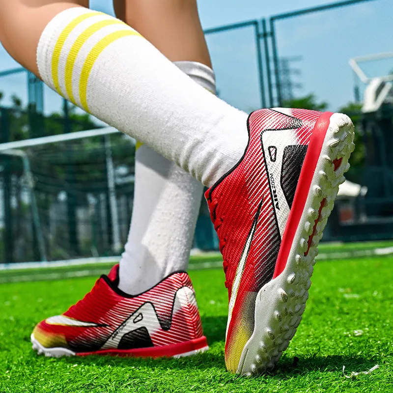 Brand Fashion Green Children's Football Sneakers Size 31-40 Indoor Turf Soccer Shoes Men Professional Futsal Shoes Trainers Men