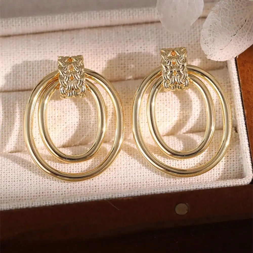 

A Pair of Stylish Multi-hoop Earrings, Versatile, Unique, and Elegant Hollow Tube Circles, Simple Metal Geometric Earrings.