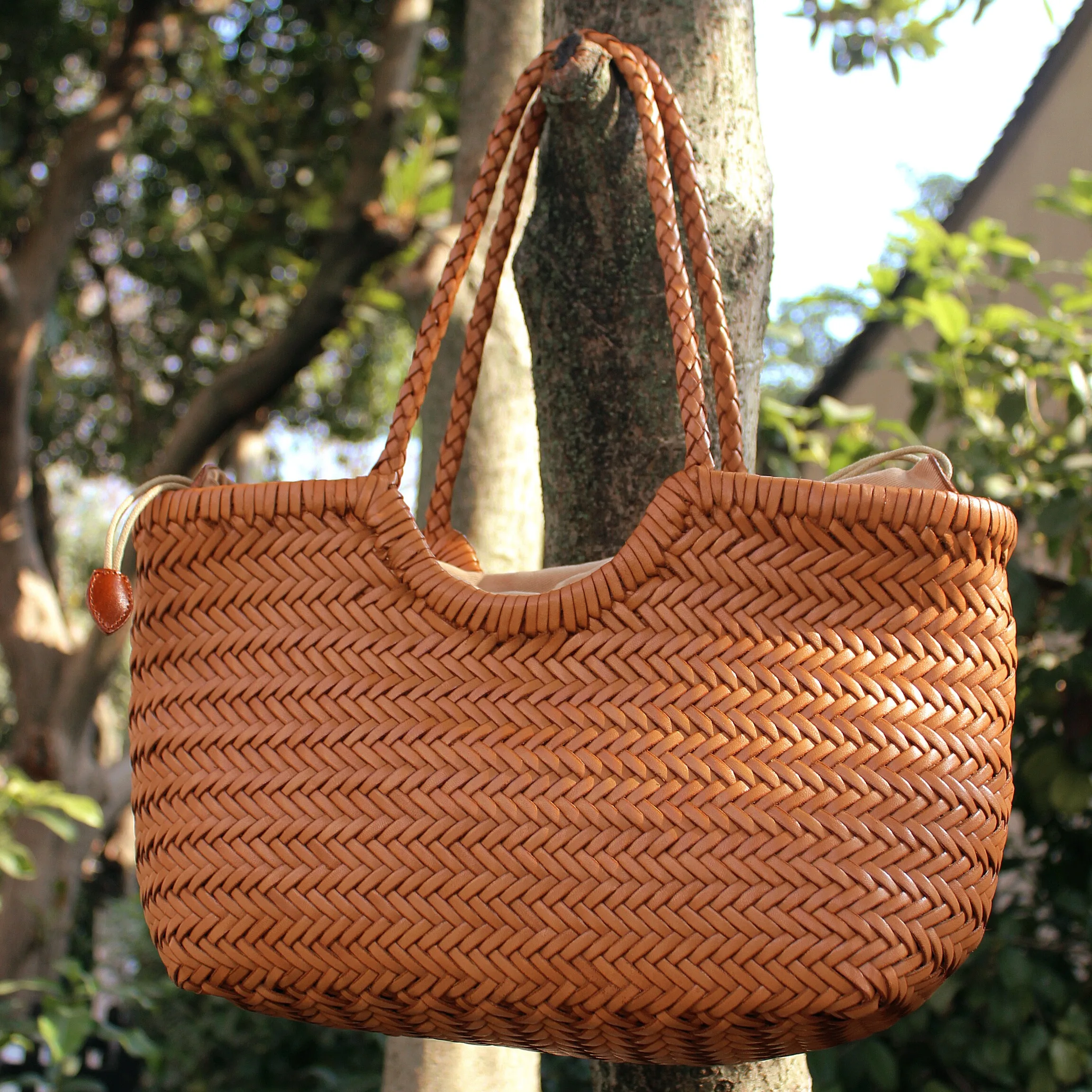 

Woven Basket Bag Top Layer Cowhide Leather American Retro Sle Soft Handbag with Cotton Dual Strap Handbag