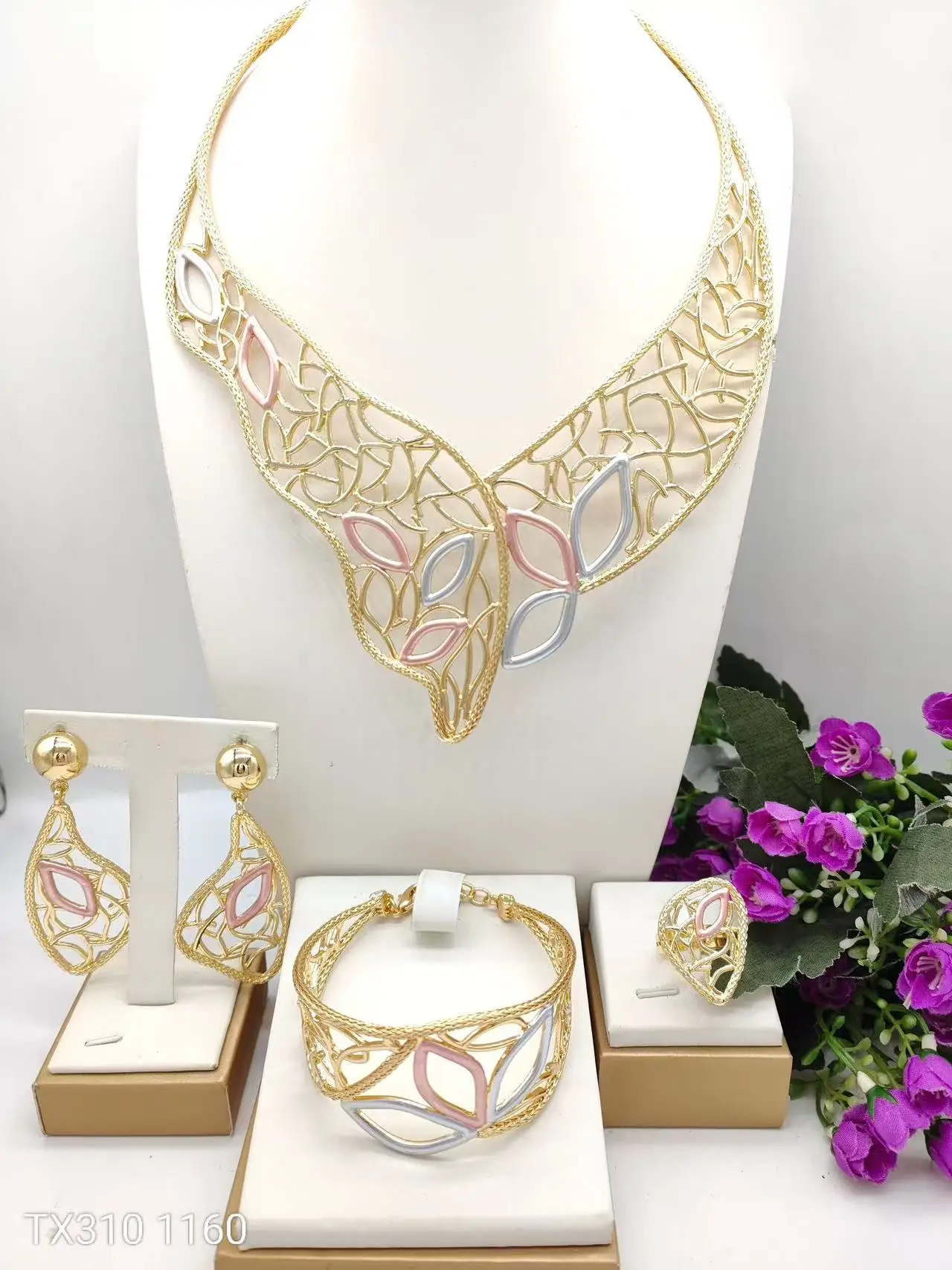 Luxury Hollow Leaf Jewelry Set for Women 4PCS Necklace Earrings Bracelet Ring Combo, Elegant Wedding Party Gift for Her