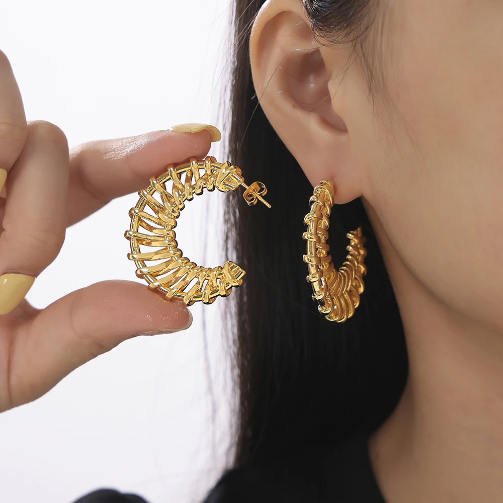 Special Knited C Shape Copper Gold Plated Earrings For Women Charm Ear Hoop Curved Luxury Daily Jewelry Gift
