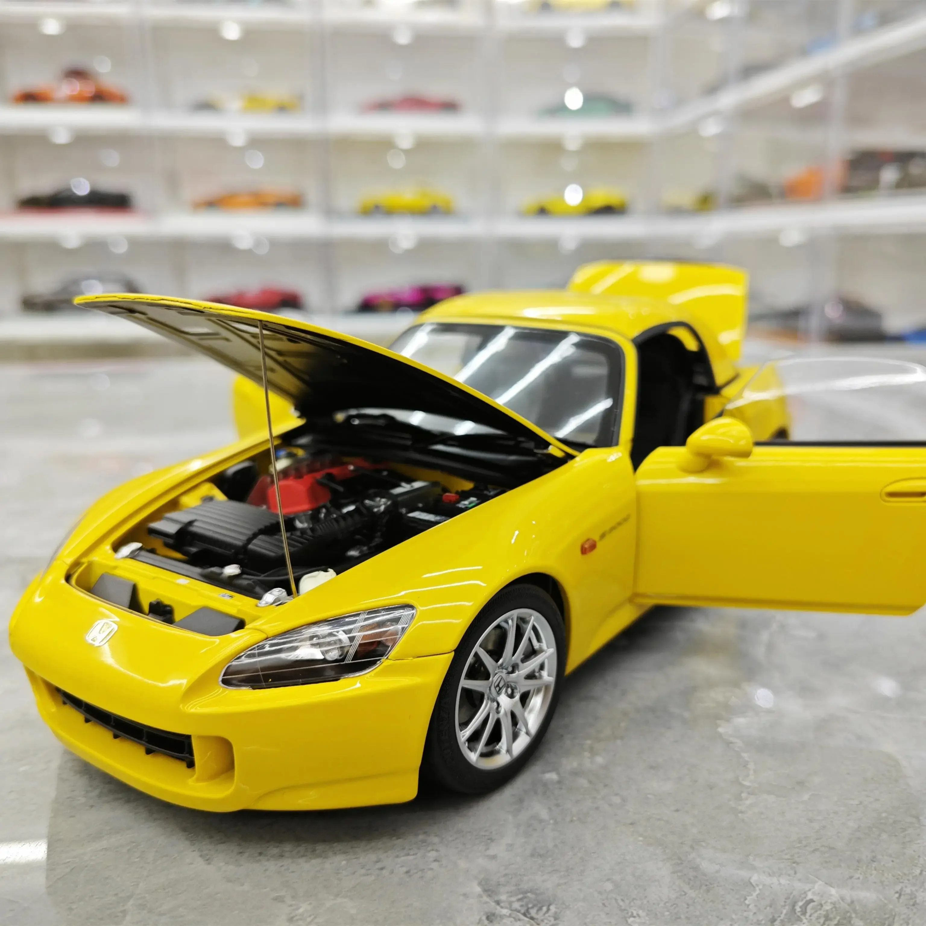 MotorHelix 1:18 For Honda S2000 AP2 Limited Edition Simulation Alloy Car Model  With Engine