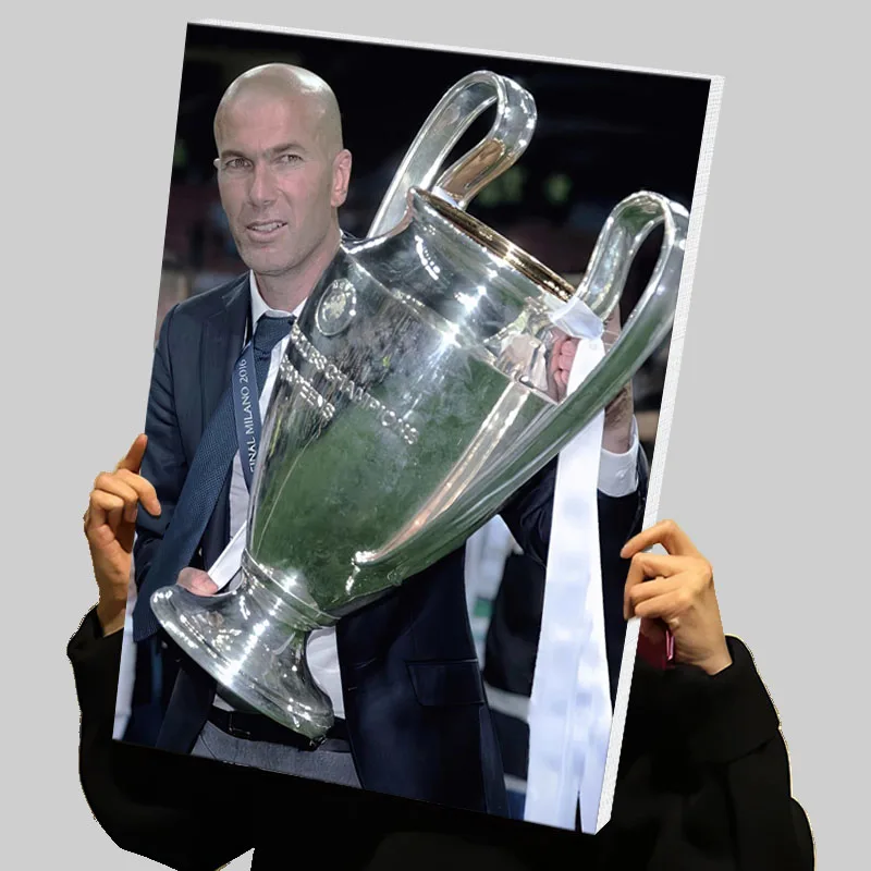 Póster impreso de trofeo de la Liga de Campeones de Zinedine Zidane Holding, jugador de fútbol, pintura en lienzo personalizada, arte de pared, decoraciones para habitación