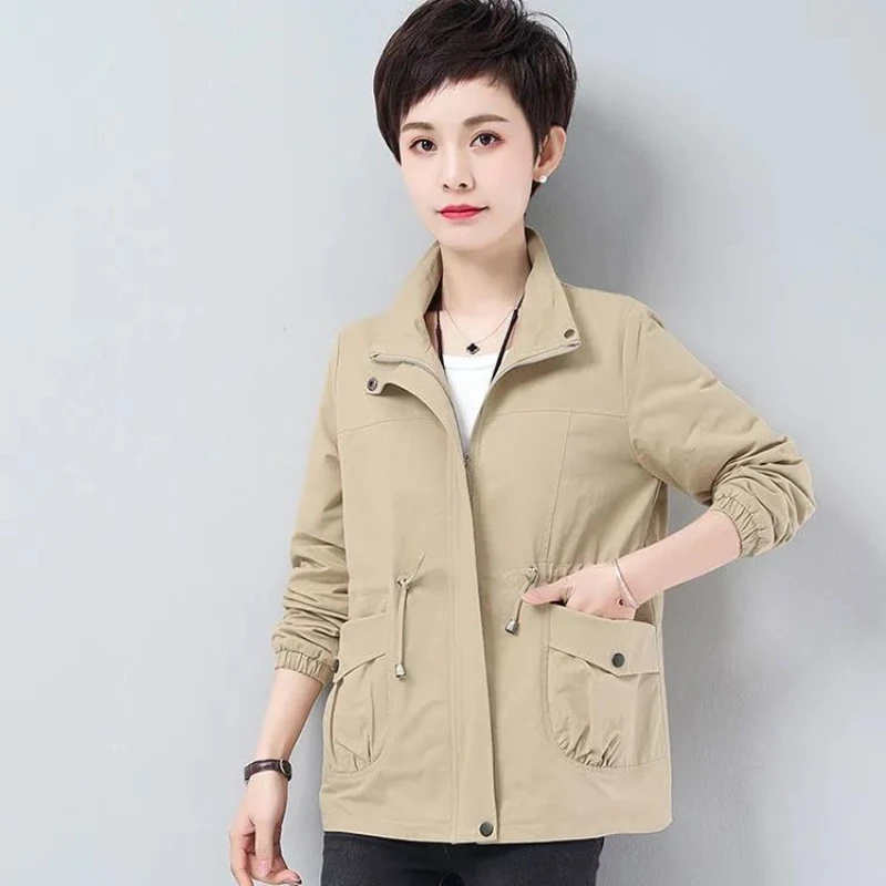 

2023 New Spring Autumn Trench Coat Women Fashion Lining Windbreaker Drawstring Waist Stand Collar Base Coat Female Outerwear